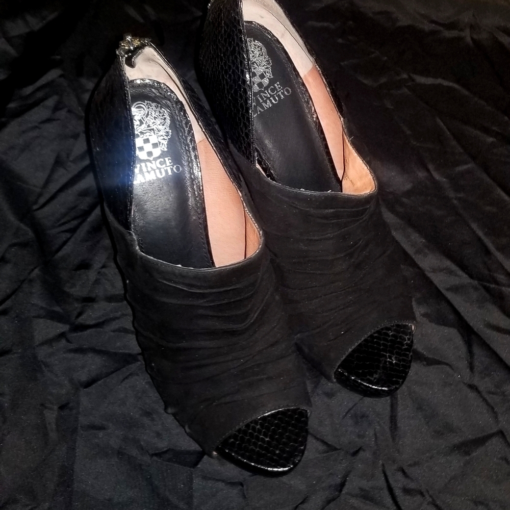 Slightly used Vince Camuto Black open toe Booties